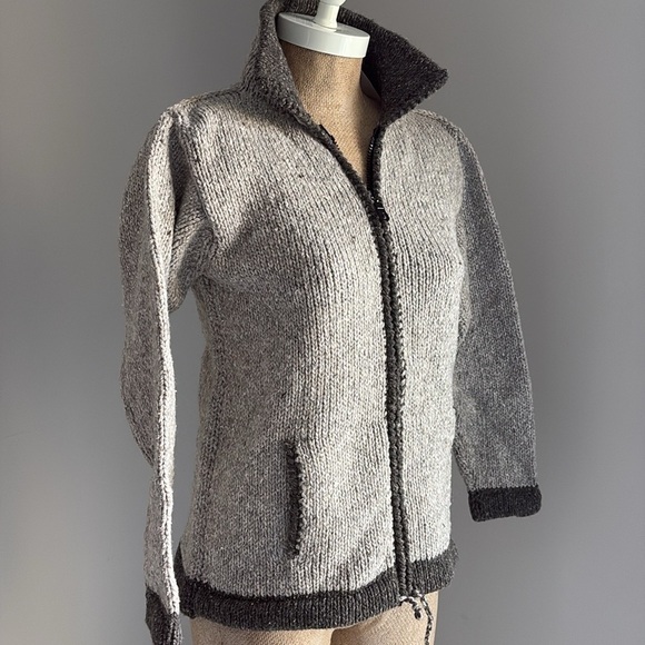 e.c.c. Ecuadorian Clothing Company Handmade in Ecuador Front Zip Sweater SMALL - Picture 5 of 14